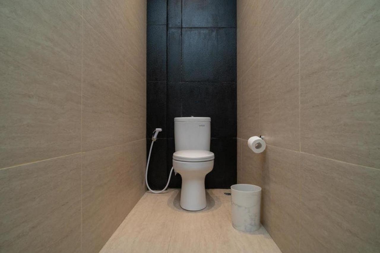 Hotel U Mangga Besar Redpartner